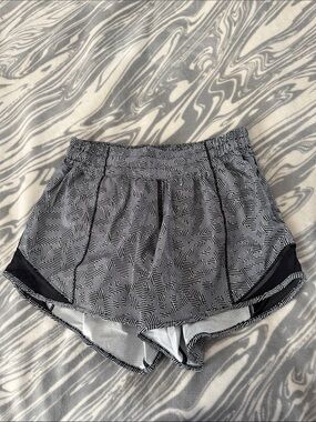 Lululemon Women’s Black & White Patterned Athletic Shorts